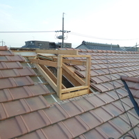 屋根に窓を付けました。のサムネイル